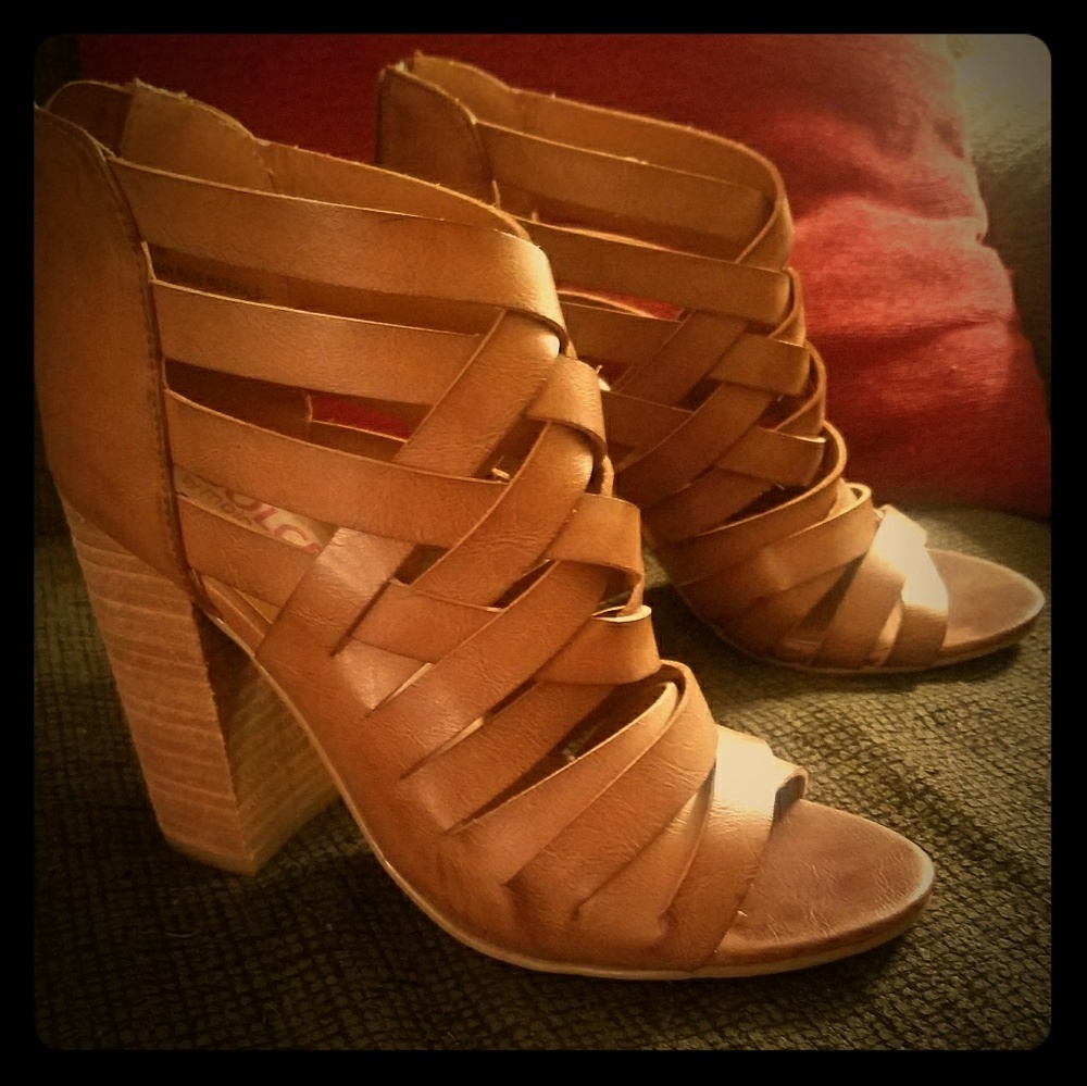 Brown strap open for heels
